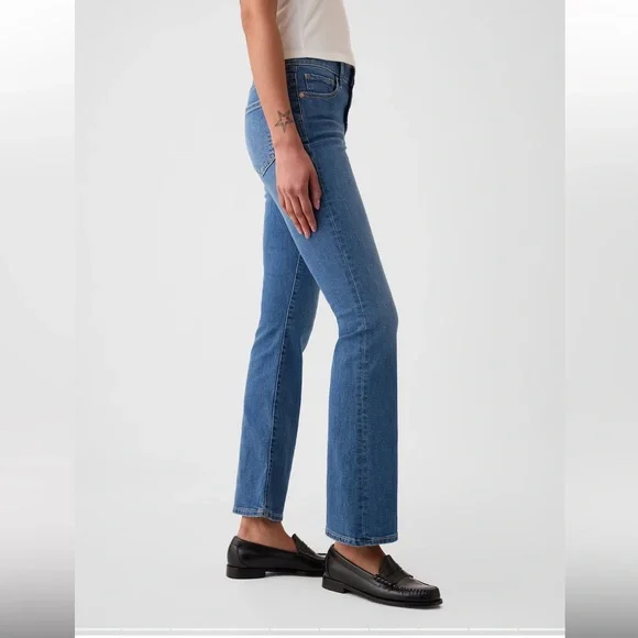 NWT - GAP - Mid Rise Baby Boot Jeans - Size 31/12 - Picture 3 of 11